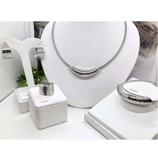 Stainless steel jewelry necklace Bracelet ring Earrings Wholesale