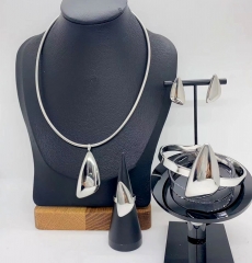 Stainless steel jewelry necklace Bracelet ring Earrings Wholesale