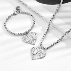 Stainless steel UNO DE 50  jewelry set，Bracelet，Necklack Wholesale