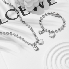 Stainless steel UNO DE 50  jewelry set，Bracelet，Necklack Wholesale