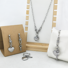 Stainless steel jewelry necklace Earrings Bracelet ring Wholesale