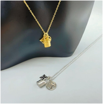 Fashionable stainless steel necklaces for women