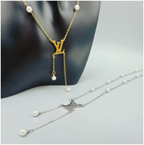Fashionable stainless steel necklaces for women