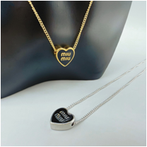 Fashionable stainless steel necklaces for women