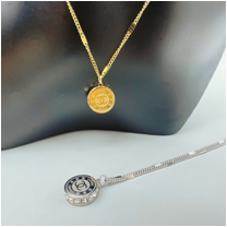 Fashionable stainless steel necklaces for women