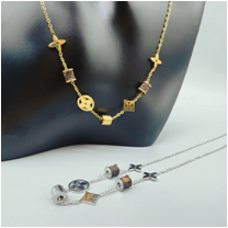 Fashionable stainless steel necklaces for women