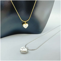 Fashionable stainless steel necklaces for women