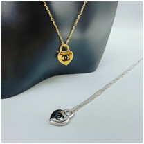 Fashionable stainless steel necklaces for women