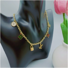 Fashionable stainless steel necklaces for women