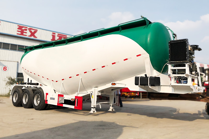 How does the pneumatic cement tank trailer work？