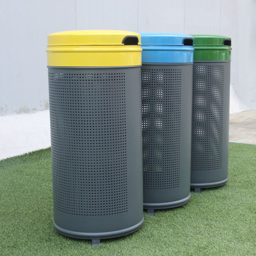 Outdoor metal trash bin with lid