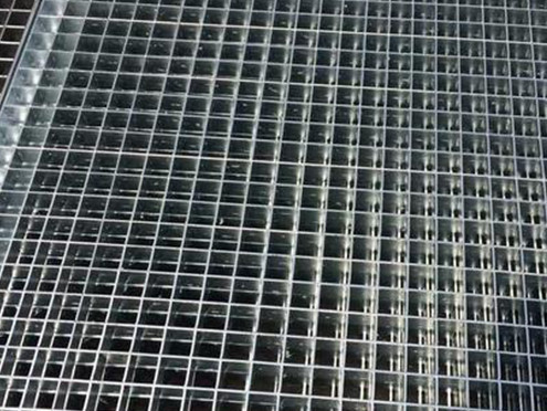 Dense steel grating