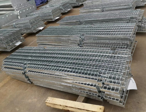 Stainless steel grating