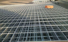 Pressure lock steel grating