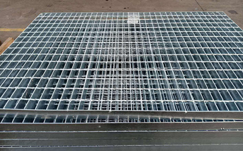 Dense steel grating