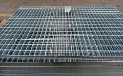 Pressure lock steel grating