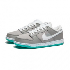 (Women) Nike SB Dunk Low Nike Mag Grey White