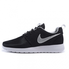 (Women) Nike Roshe Run Black White