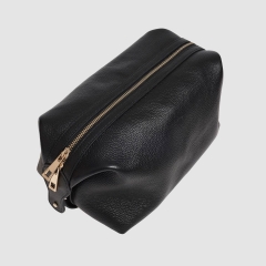 black soft pebbled leather men travel toiletry wash bag