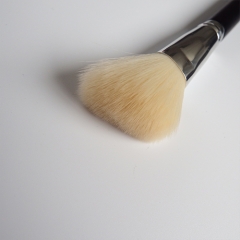 Face contour Mineral Brush Makeup Brush for Large Coverage Mineral angular contour blusher blending  1 Piece