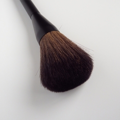 Blush Brush for highlighting bronzing contouring suitable for creams and powders vegan friendly