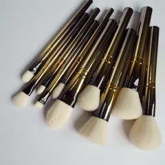 10Pcs Makeup Brush Set Premium Synthetic Kabuki Brush Cosmetics Foundation Concealers Powder Blush Blending Face Eye Shadows Brush