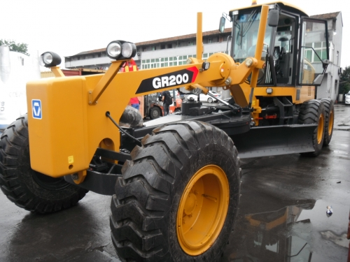 On Oct1st MAFAL Shiped one unit GR200 motor grader to Cameroon