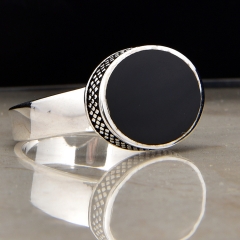 7.2 G black enamel or agate signet ring men jewelry customization 7.2 G black enamel or agate signet ring men jewelry customization