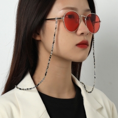 سلسلة نظارة بالخرز الملون لونين