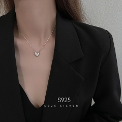 سلسال نسائي من فضة عيار 925 تصميم شكل قلب