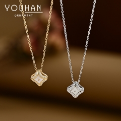 قلادة نسائية مطلية ذهب تصميم شكل نجمة مزينة بالزاركون والصدف