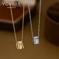 قلادة نسائية مطلية ذهب تصميم كلاسيكي مزينة بالزاركون