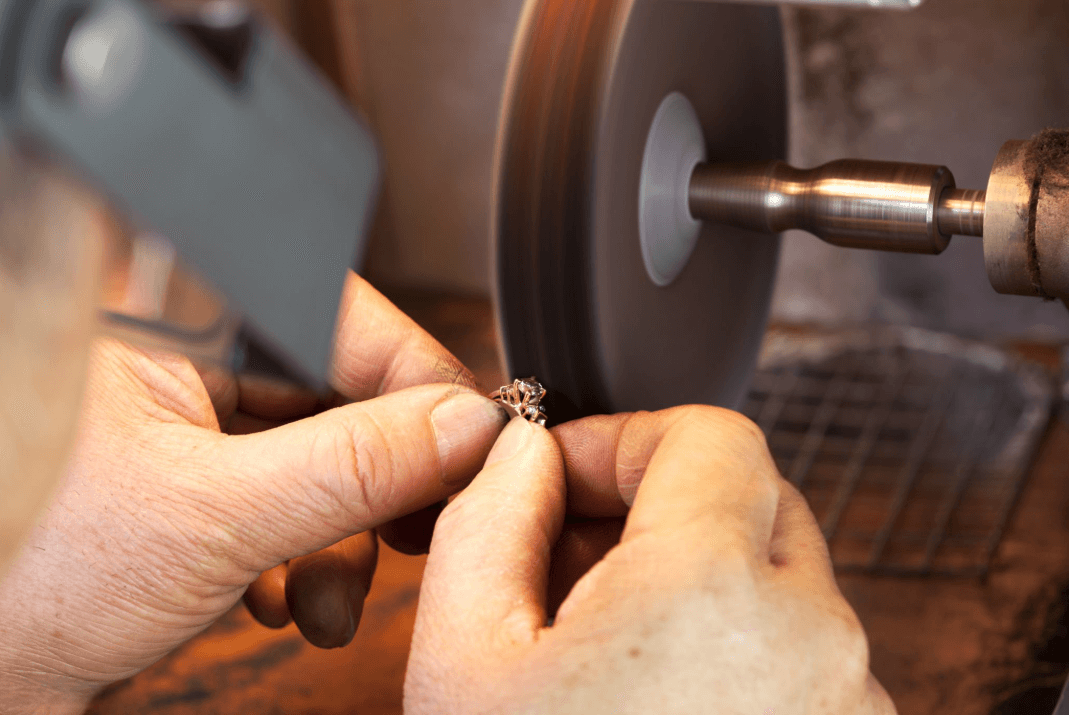 Do Jewelry Polishing Buffs Last Through Multiple Sessions?