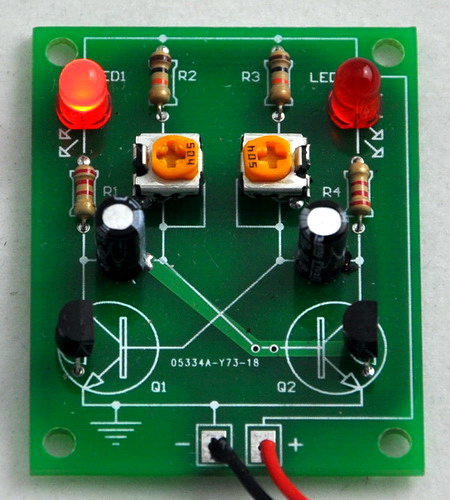 x1 Adjustable Transistor Astable Multivibrator Circuit Learn Kit LED Flashing 