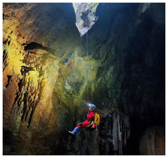 HS6R finished 200m deep cave rescue task