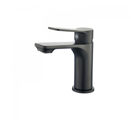 Single-Handle Basin Faucet in Chrome