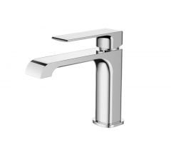 Single-Handle Bathroom Water Tap Basin Faucet in Chrome