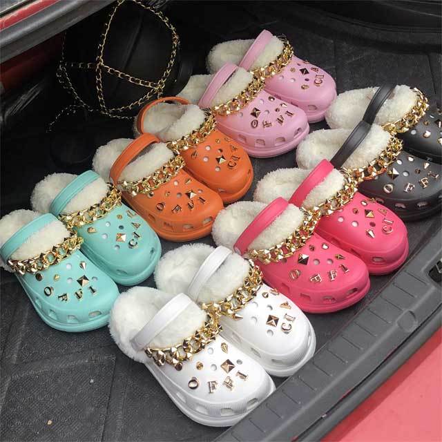 OFFICIAL Chains Fuzzy Liner Casual Clogs