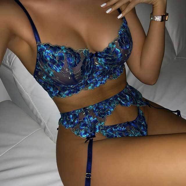 Floral Embroidery Bra Set(3 piece set)