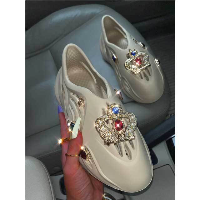 Crown Decor Hollow Out Women Clogs