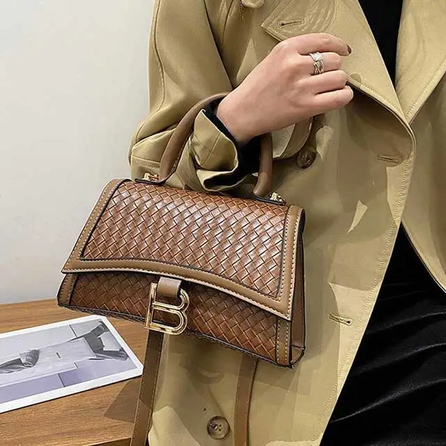 Elegant Weave Leather Shoulder Bag