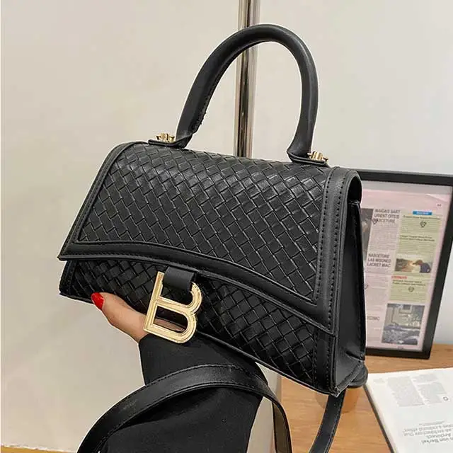 Elegant Weave Leather Shoulder Bag