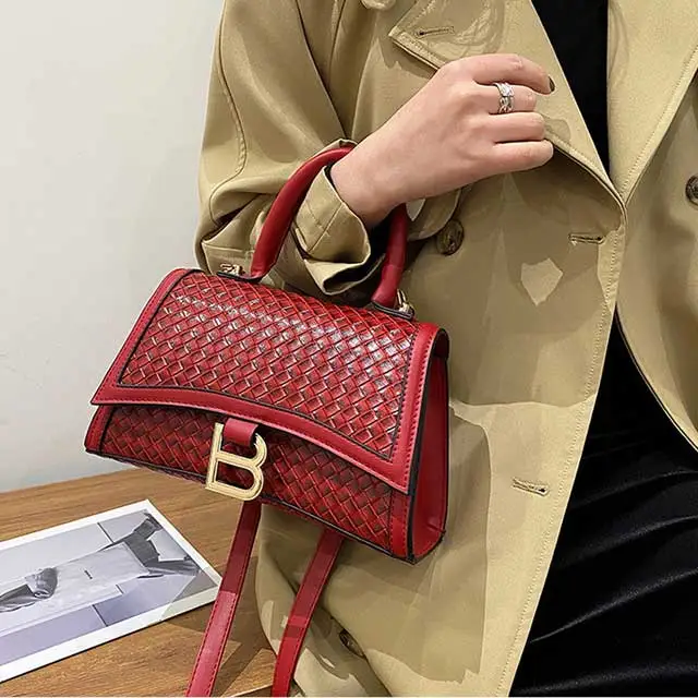 Elegant Weave Leather Shoulder Bag