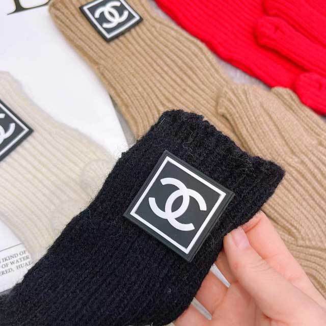 Fashion Design Knit Gloves