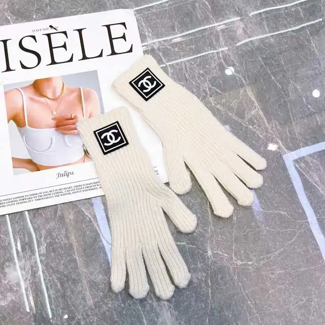 Fashion Design Knit Gloves