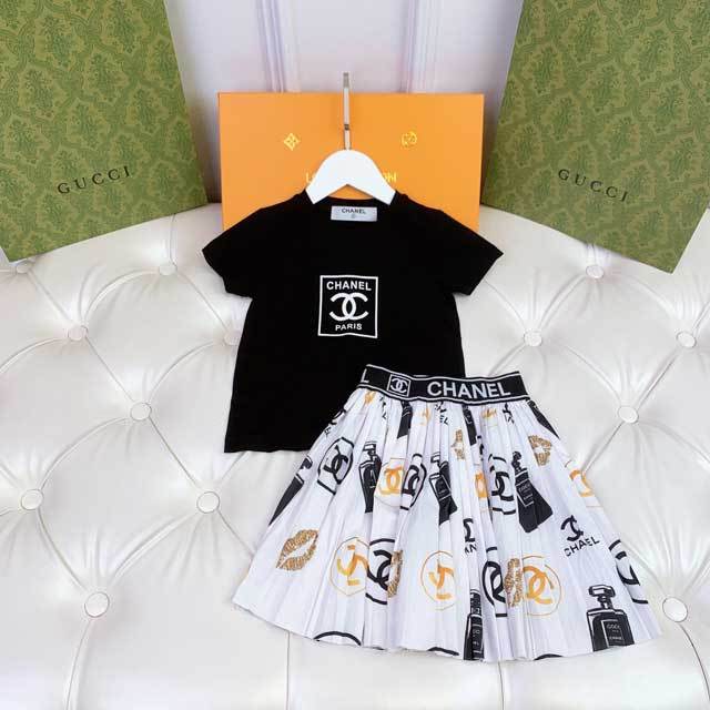 Girls Printed Pleated Skirt Set