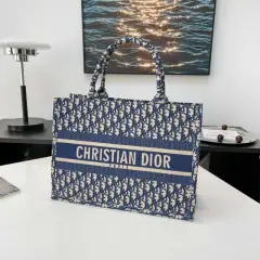 Letter Print Fashion Hand Bag