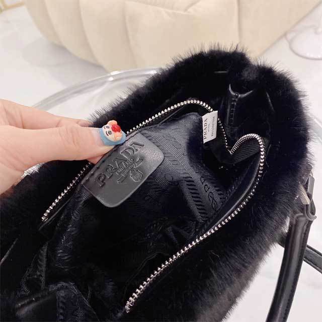 Ladies Fuzzy Casual Hand Bag