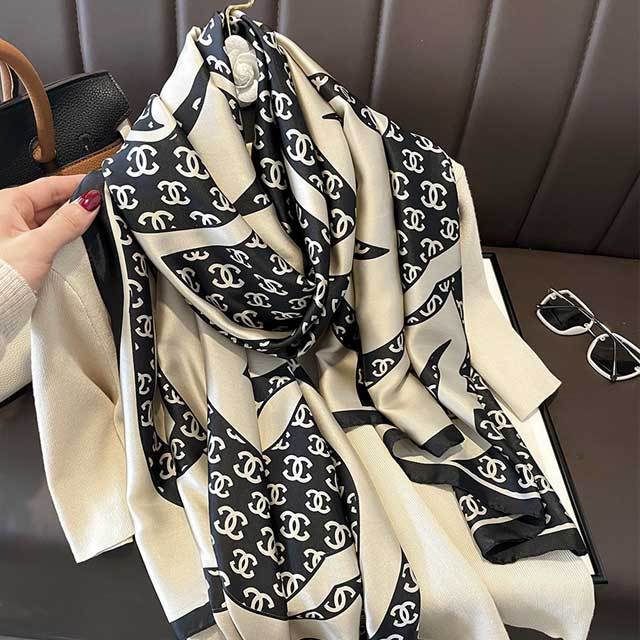 Fashion Print Elegant Silk Scarf