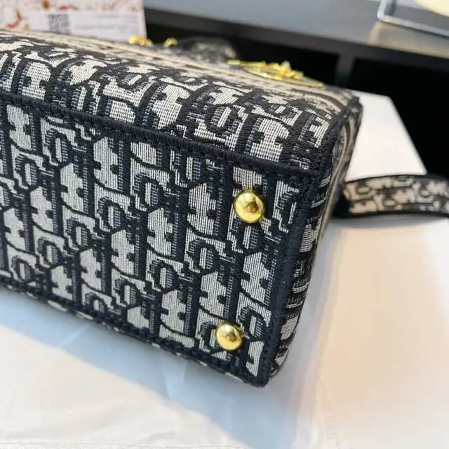 Fashion Letter Design Crossbody Handbag